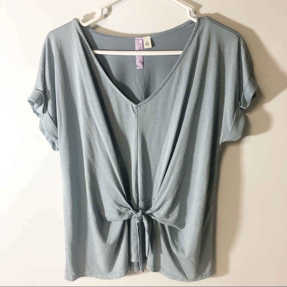 Francesca’s light blue front tie shirt